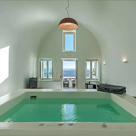 Luxurious Santorini Masionette 1 Bedroom Astounding Caldera Sea Views Private Outdoor Hot Tub Villa *