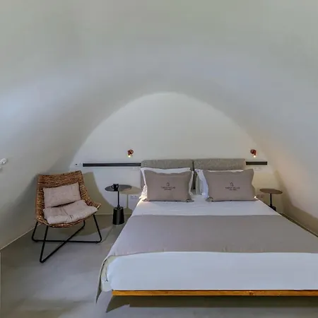 Villa Luxurious Santorini Masionette 1 Bedroom Astounding Caldera Sea Views Private Outdoor Hot Tub Fira (Santorini)