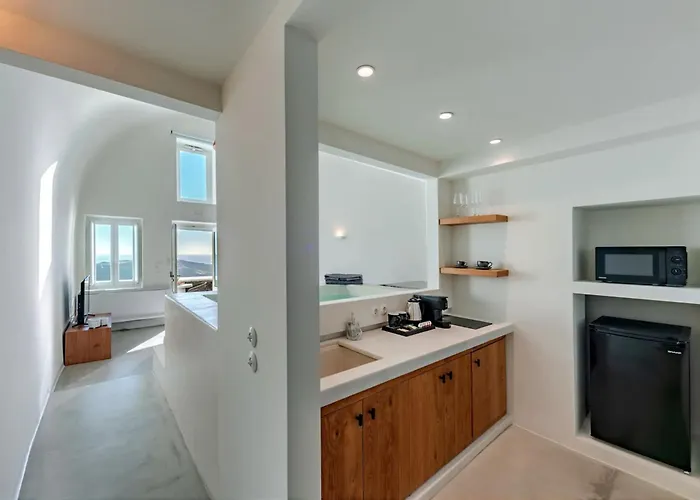 Luxurious Santorini Masionette 1 Bedroom Astounding Caldera Sea Views *